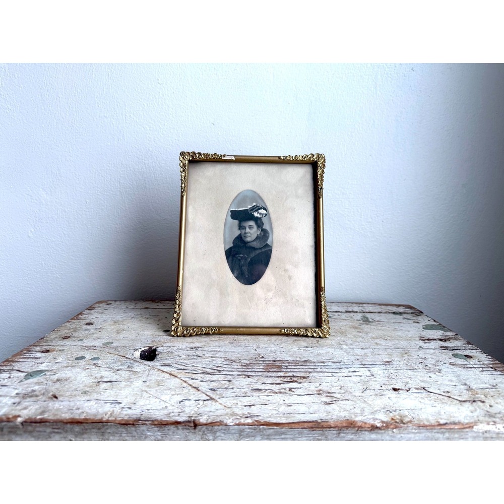 Antique Portrait Photograph w/ Vintage Gold Ornate Picture Frame Victorian Decor - Picture 5 of 16